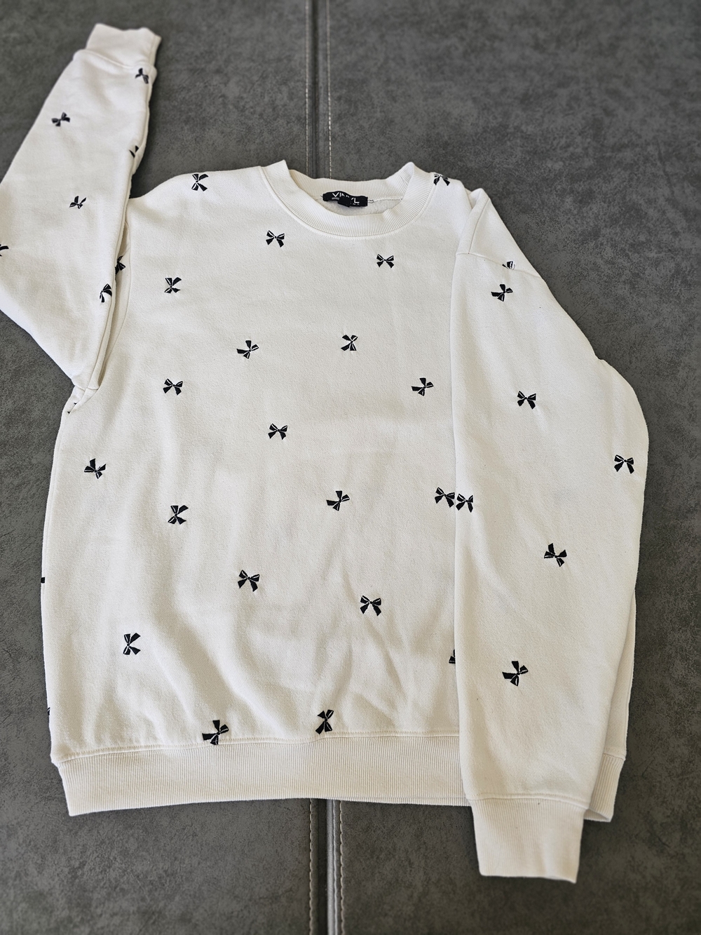White Crewneck Sweater with Black Bow Motif Women's Medium